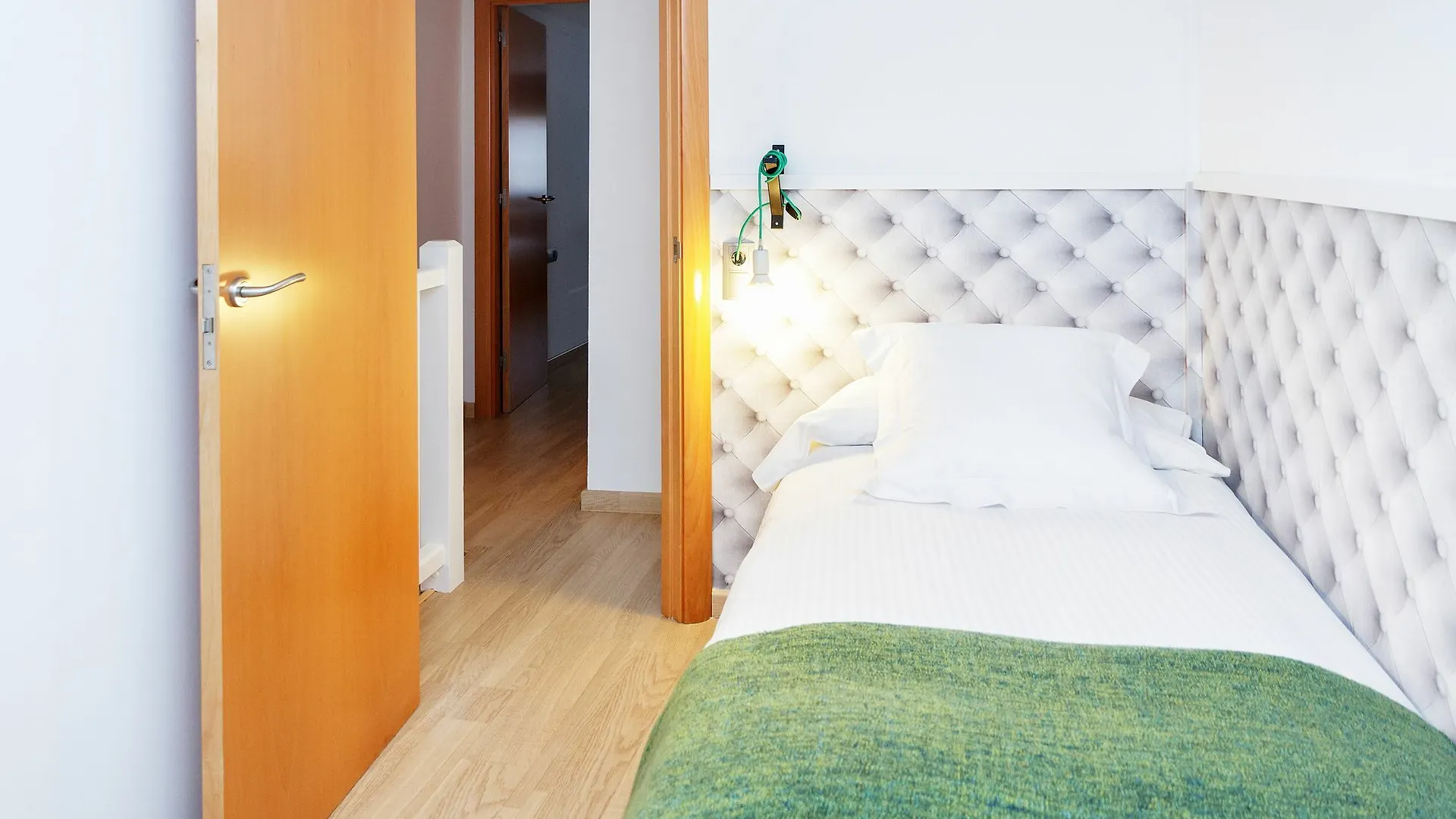 Feelathome Poblenou Beach Apartments Barcelona 0*,  Spain